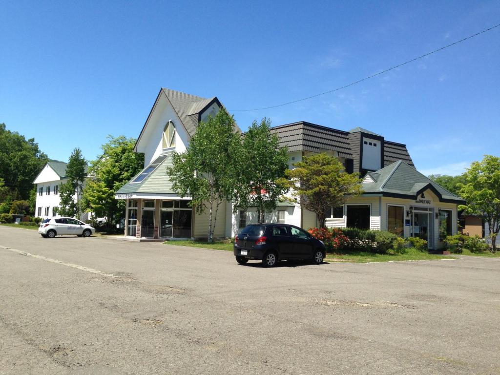 Hotel Parkway thumbnail 2