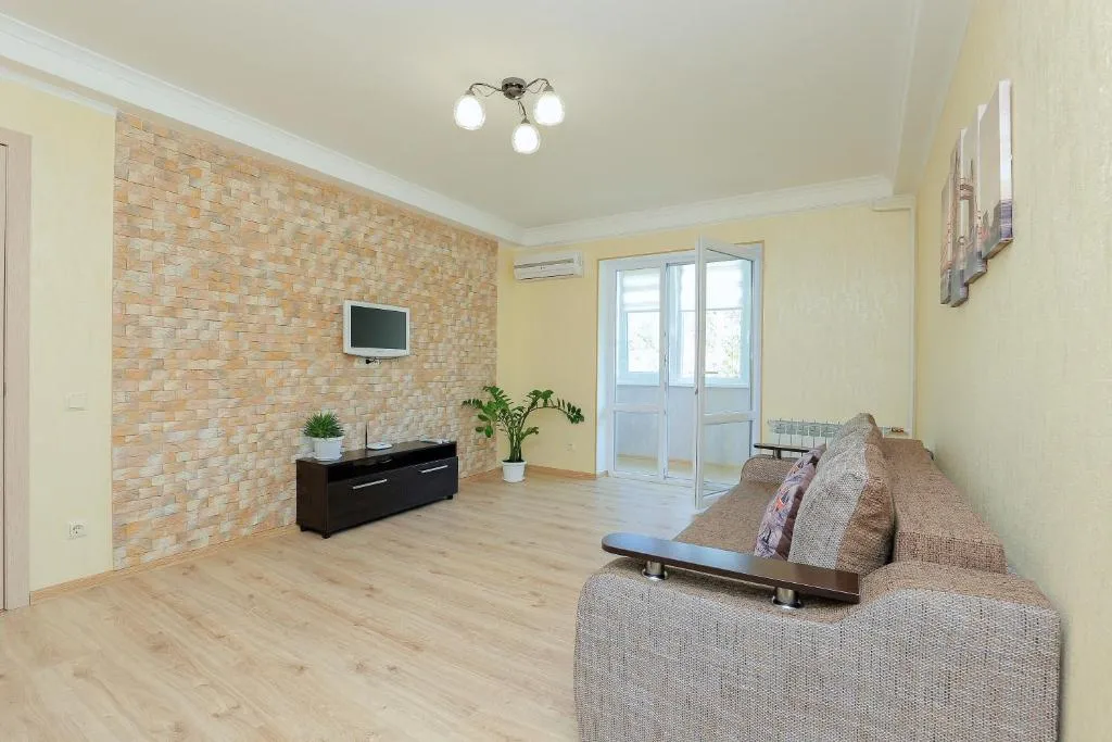 Apartment on Obolonskiy Prospect 16V, Kiev, Ukraine