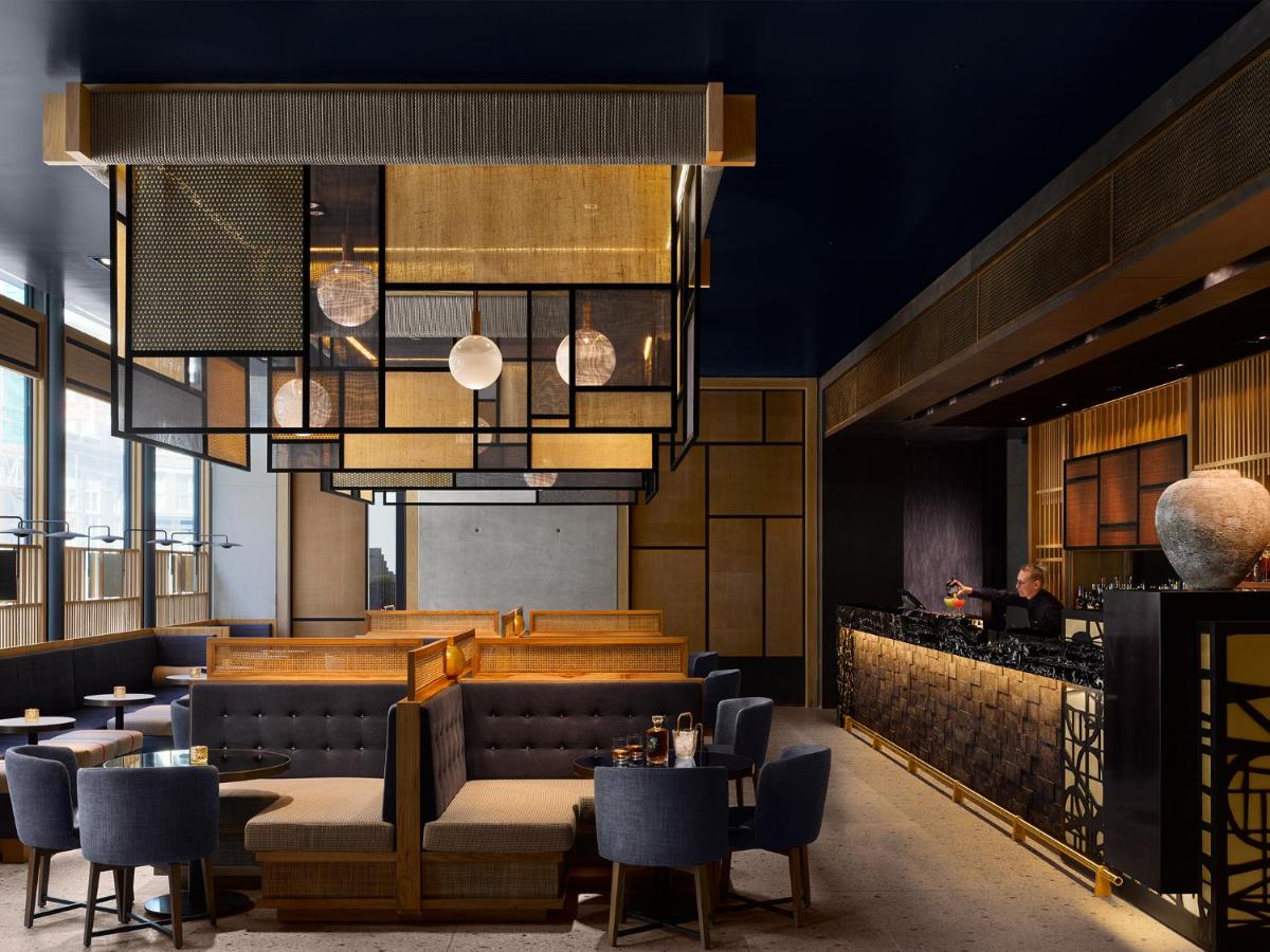 Guide to staying at Nobu Hotel Shoreditch. A a stylish hotel beautifully decorated with a mix of traditional and modern Japanese elements in addition to the amazing location.