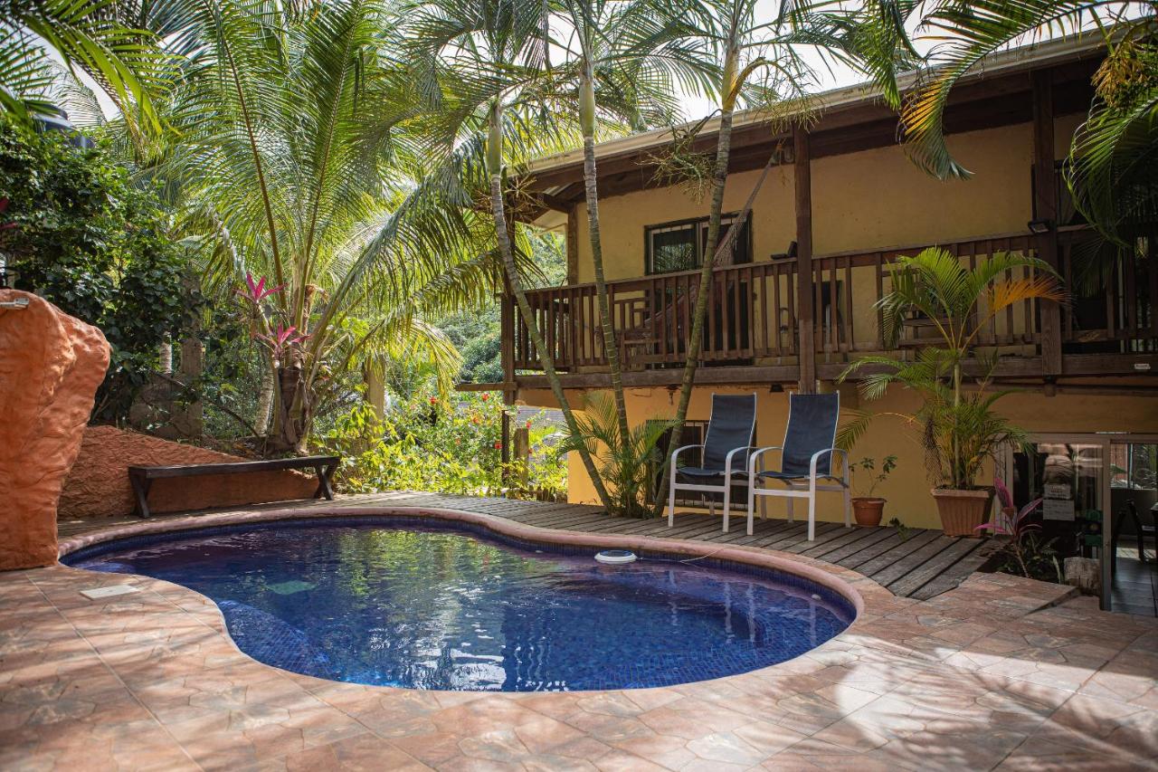 Roatán Travel Guide: Best Things to Do, Where to Stay, Eat, Drink 25 Gallery image of this property