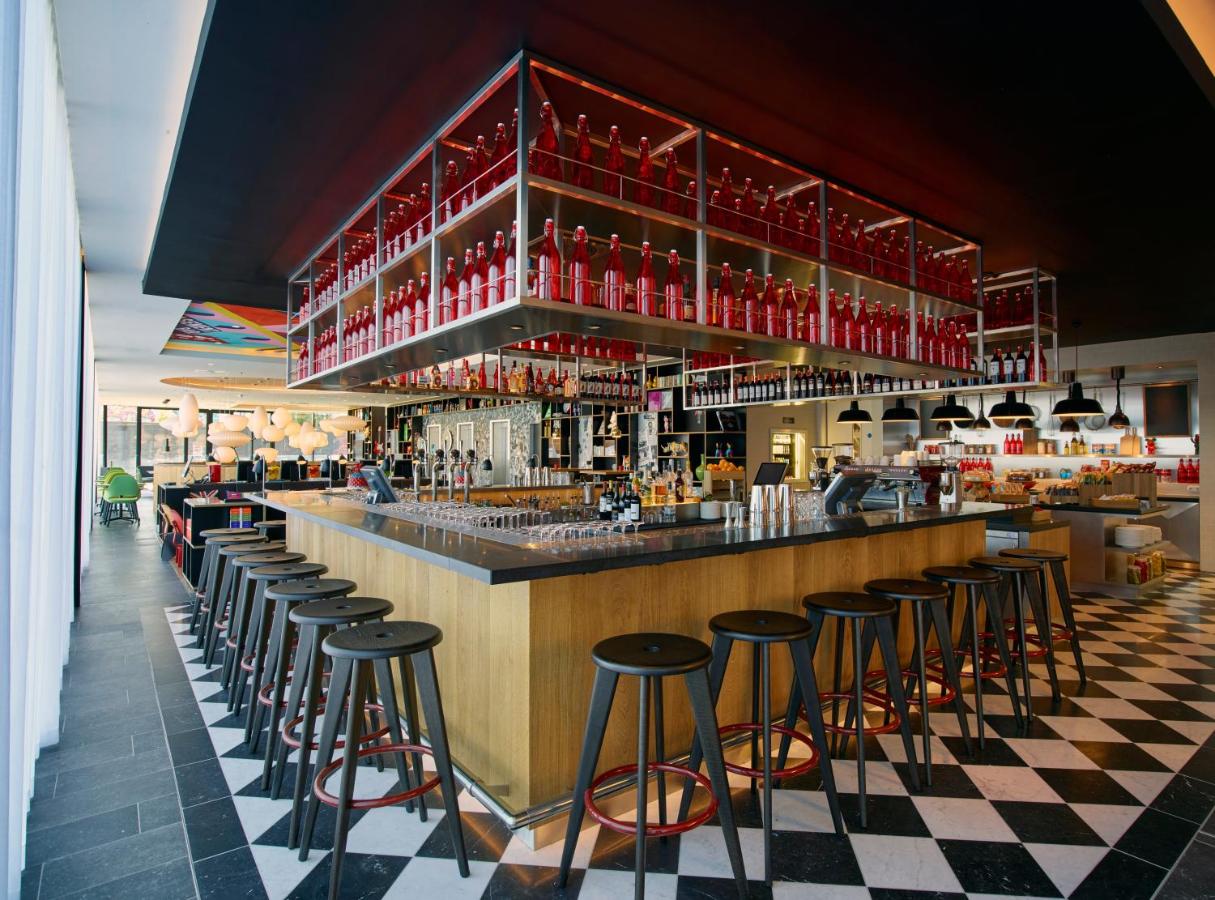 A guide to staying at CitizenM London Shoreditch Hotel. A stylish hotel in the heart of Shoreditch with trendy bar, cafes and restaurants at the doorstep.