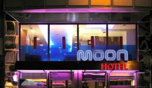 Hotel Moon
