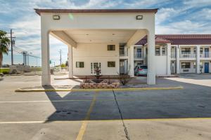 Motel 6-San Marcos, TX - North