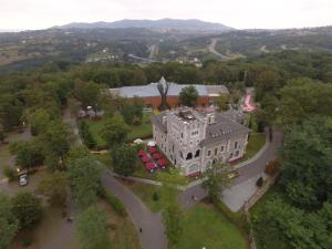 Castillo Del Bosque La Zoreda