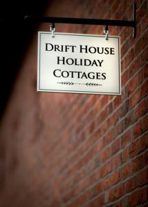 Meadowsweet Cottage, Drift House Holiday Cottages