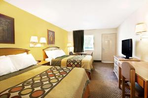 Super 8 by Wyndham Charlotte Downtown Area