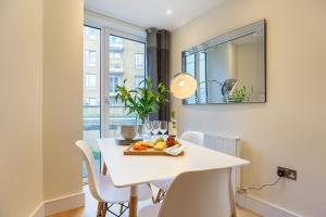 Two Bedroom Apartments in Limehouse