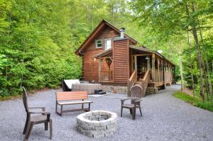 Moonshiner's Hideaway Cabin