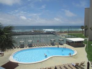 Holiday Surf & Racquet Club 214