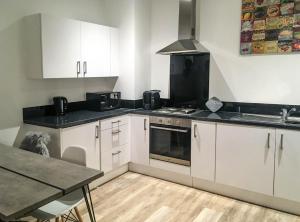 Luxury 1 Bed apartment in City Centre with parking