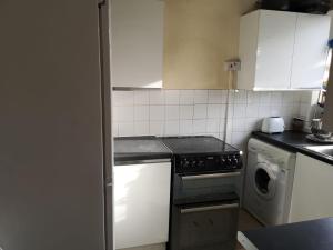 DOUBLE BED ROOM @Clapham