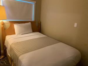 Okanagan Royal Park Inn by Elevate Rooms