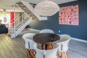 Stylish 3BR Townhome in Tempe by WanderJaunt