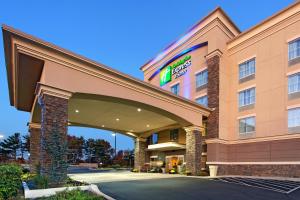 Holiday Inn Express & Suites Cookeville, an IHG Hotel