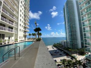 Chic and Modern, Brickell / Miami + FREE Parking