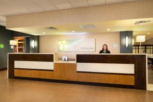 Holiday Inn and Suites Charleston West, an IHG Hotel