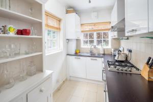 Charming 2BR flat with patio in Hammersmith