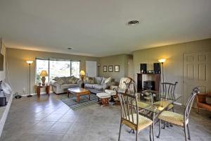 Pet-Friendly Daytona Beach Home, Walk to the Ocean