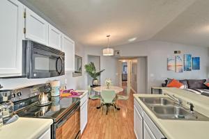 Updated Condo with Pool Access by Surfside Beach!