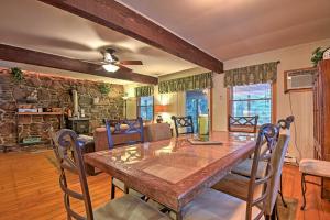 Peaceful Home with Deck Near Lake Wallenpaupack!