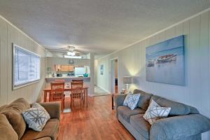 Oceanside Myrtle Beach Condo with Pool Access and Patio