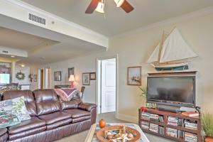 Beachfront Bliss on Dauphin Island with Pool Access!