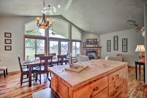 Polished McMinnville House Less Than 2 Mi from Town!