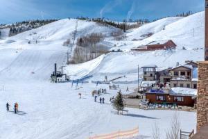 Ski-In and Ski-Out Granby Ranch Condo with Balcony!