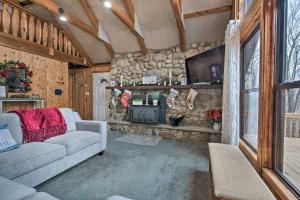 Secluded Poconos Cabin with Big Bass Amenities!