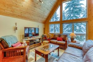 Conifer Estate with Bonus Suite