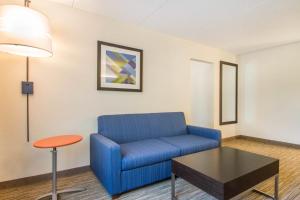 Holiday Inn Express & Suites - Albany Airport - Wolf Road, an IHG Hotel
