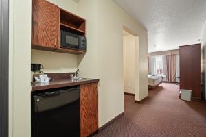 Stay USA Hotel and Suites