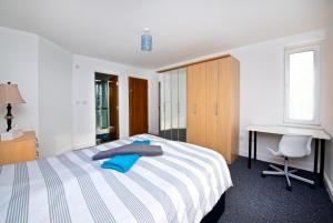 Liverpool City Stays - Economy Room - Close to Airport EE1