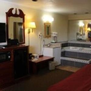 Lake View Inn & Suites