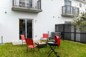 Amazing Townhouse 7 Miles From the Beach - NTH9