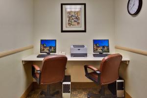Holiday Inn Express Hotel & Suites Beaumont - Oak Valley, an IHG Hotel