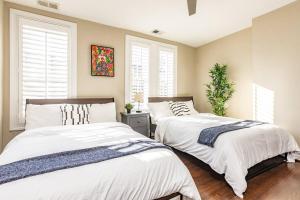 Luxe Colonial Home In Old Town by CozySuites with 1 parking spot