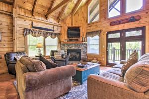Idyllic Cabin with Deck and Grill and View of Smoky Mtns!