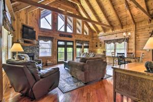 Idyllic Cabin with Deck and Grill and View of Smoky Mtns!