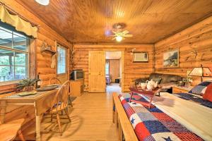 Cozy Davis Cabin with Deck - Nestled by Honey Creek!
