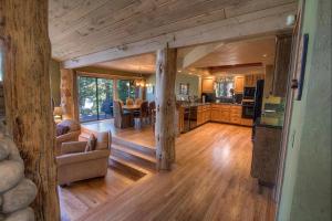 Heavenly Tree House by Lake Tahoe Accommodations