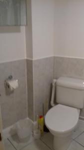 Double room with private bathroom in Art Flat - guests need ID provided
