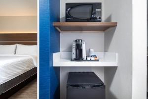 Holiday Inn Express Hotel & Suites Halifax Airport, an IHG Hotel