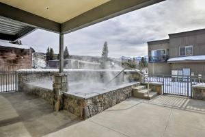 Winter Park Condo with Fireplace, 4 Mi to Slopes