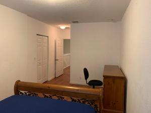 Bedroom Suite in Lauderdale Lakes Townhome