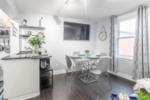 Newly Renovated - Upscale 2BR - Steps To Little Italy!