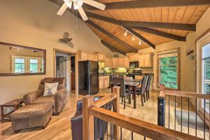 Beech Mountain Retreat with 2 Decks and Mountain View!