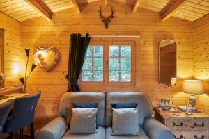 Charming 1-Bed Lodge Wood-burning Hot Tub