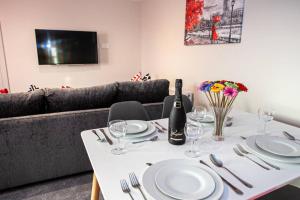 Fabulous Newly Refurbished Apartment - Great Links
