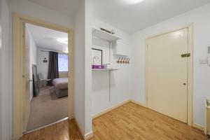 London Bridge Apartment by The Shard with Parking